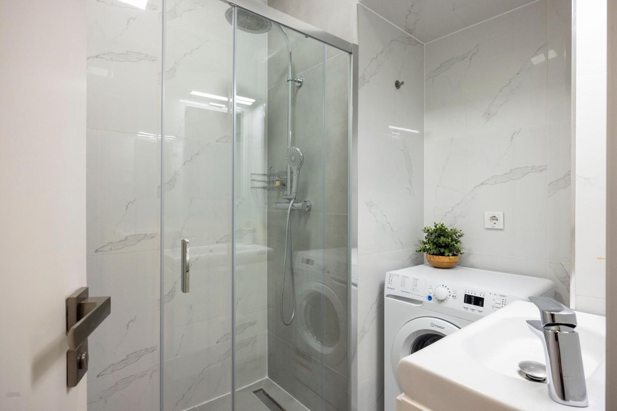 Spacious Cozy With 4bedroom In The Heart Of Bp Apartment Budapest